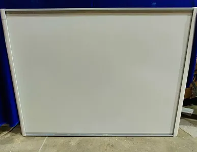 Интерактивная доска SMART Board SBM680  с пассивным лотком